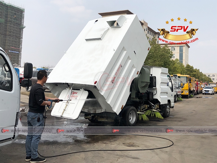 Road Sweeper Truck ISUZU - 2